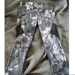 Cropped Floral Print Leggings